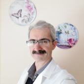 Dr. Murat Navruz 
